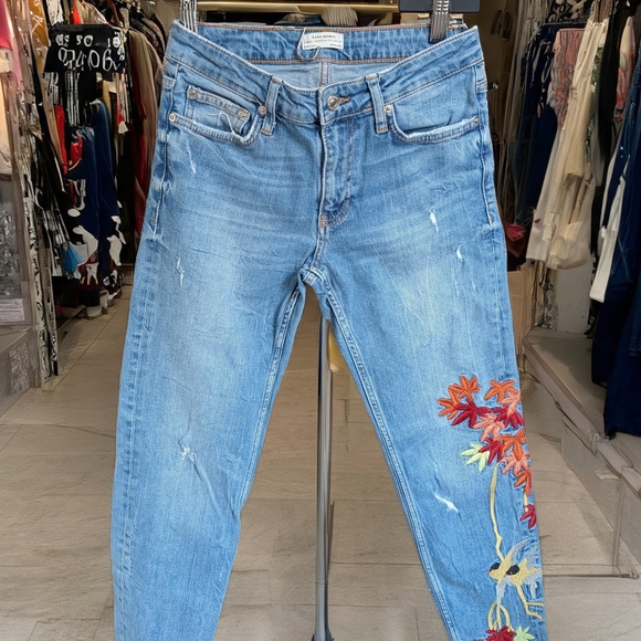 Zara Denim - Zara Women Premium Denim Company Embroidered Blue Jeans